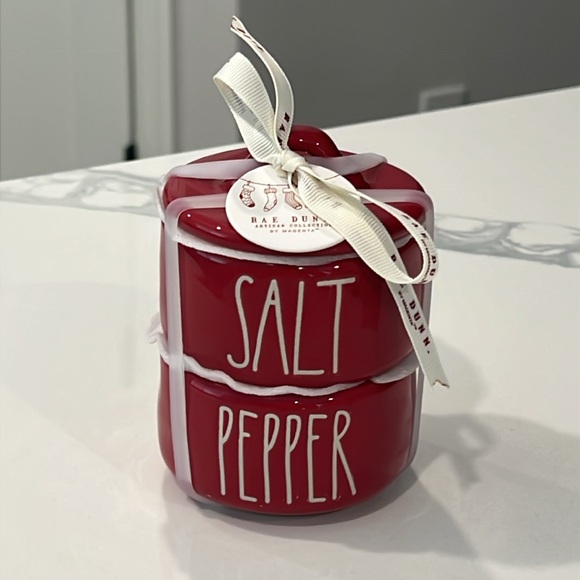 Cute. Rae Dunn SALT PEPPER. - Picture 10 of 13